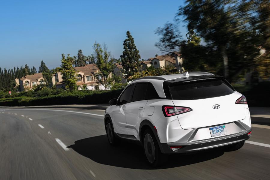  Hyundai NEXO 2018 года  (NA) (фото 10 из 83)